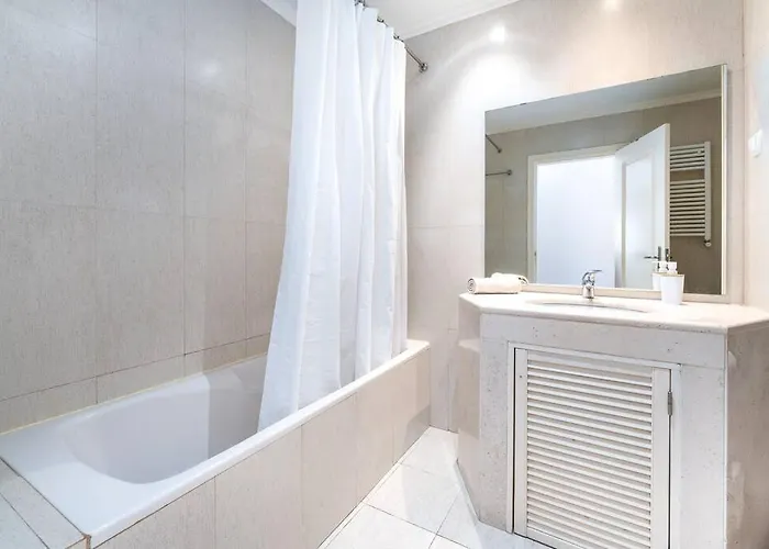 Maybe The View In Portugal! Jacuzzi - Gym - Game Эрисейра